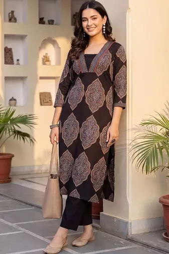 women ethnic motifs printed regular cotton kurta with trousers