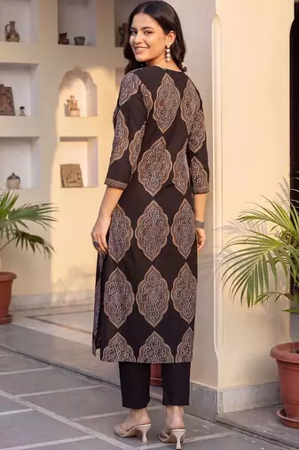women ethnic motifs printed regular cotton kurta with trousers