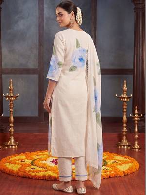 women floral printed regular linen kurta with trousers & with dupatta 3