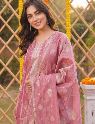 women ethnic motifs regular kurta with trousers & with dupatta 2