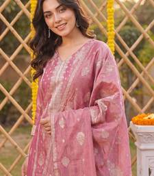 women ethnic motifs regular kurta with trousers & with dupatta