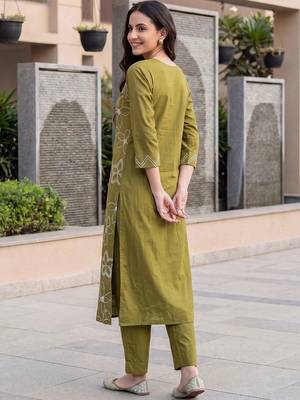 women floral embroidered regular thread work cotton kurta with trousers 6