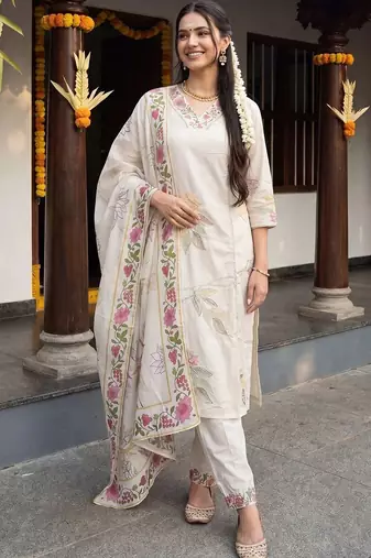 women floral printed regular kurta with trousers & with dupatta
