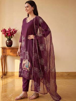 women ethnic motifs embroidered regular thread work kurta with trousers & with dupatta 3