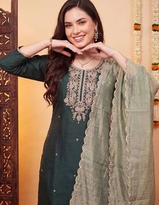 women ethnic motifs embroidered regular thread work liva kurta with trousers & with dupatta 2