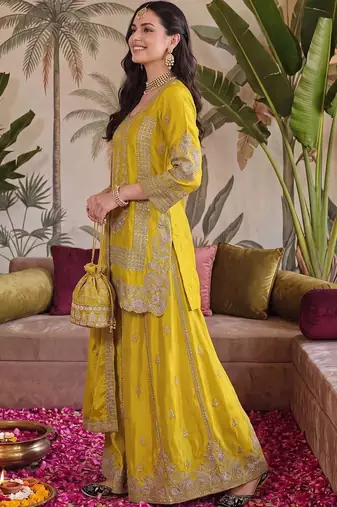 women ethnic motifs embroidered regular kurta with sharara & with dupatta