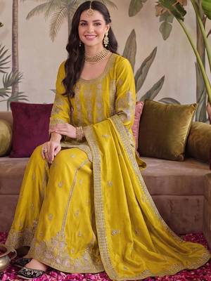 women ethnic motifs embroidered regular kurta with sharara & with dupatta 5