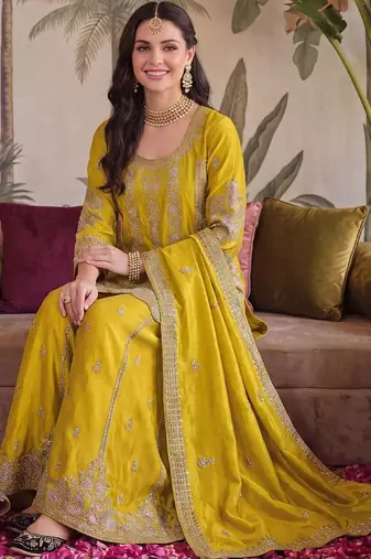 women ethnic motifs embroidered regular kurta with sharara & with dupatta
