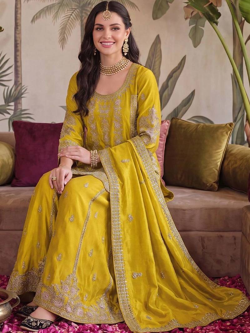 women ethnic motifs embroidered regular kurta with sharara & with dupatta