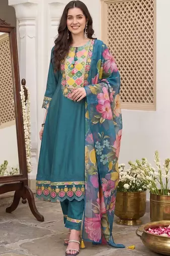 women floral embroidered regular thread work kurta with trousers & with dupatta