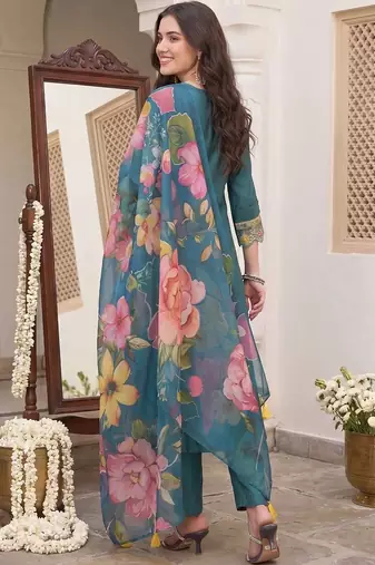 women floral embroidered regular thread work kurta with trousers & with dupatta