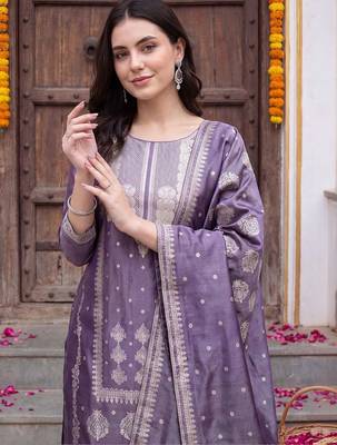 women ethnic motifs regular kurta with trousers & with dupatta 2