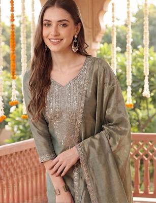 women ethnic motifs embroidered regular liva kurta with trousers & with dupatta 1
