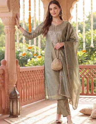 women ethnic motifs embroidered regular liva kurta with trousers & with dupatta 6