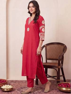 women ethnic motifs embroidered regular thread work kurta with trousers 1