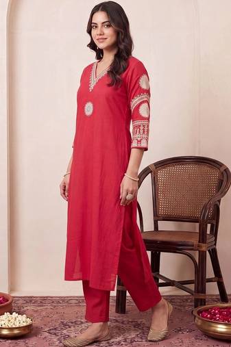 women ethnic motifs embroidered regular thread work kurta with trousers