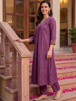 women ethnic motifs embroidered empire thread work cotton kurta with trousers 1