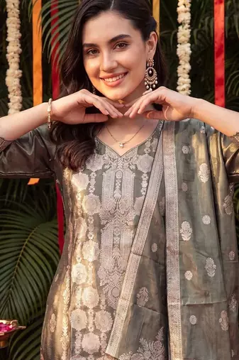 women ethnic motifs regular kurta with trousers & with dupatta