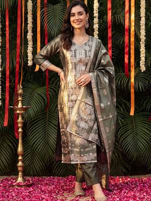 women ethnic motifs regular kurta with trousers & with dupatta 6