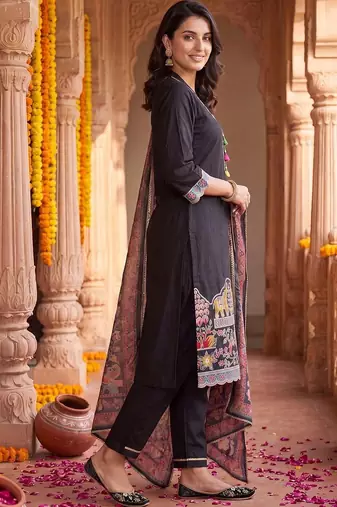 women ethnic motifs printed regular kurta with trousers & with dupatta