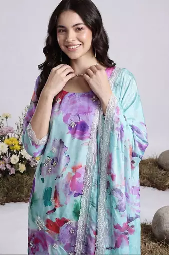 women floral printed regular kurta with trousers & with dupatta