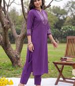 women printed regular kurta with trousers