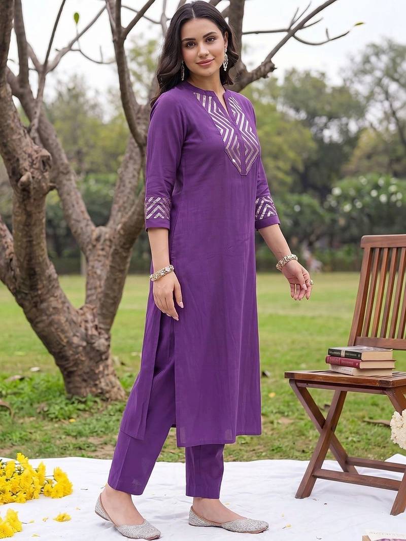 women printed regular kurta with trousers