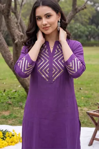 women printed regular kurta with trousers