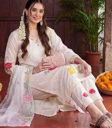 women floral embroidered regular thread work kurta with trousers & with dupatta