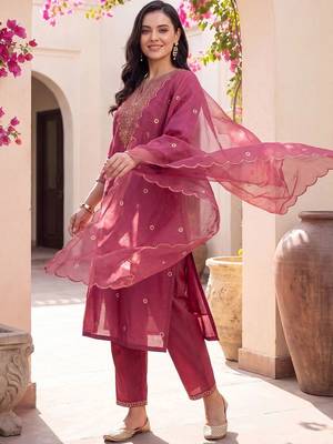 women ethnic motifs embroidered regular thread work kurta with trousers & with dupatta 5