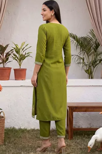 women ethnic motifs embroidered regular thread work kurta with trousers
