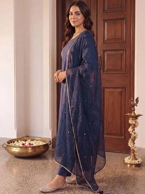women ethnic motifs embroidered regular thread work kurta with trousers & with dupatta 3