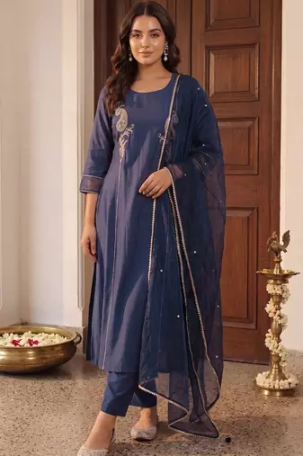 women ethnic motifs embroidered regular thread work kurta with trousers & with dupatta