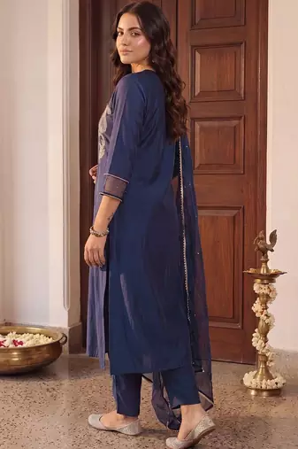 women ethnic motifs embroidered regular thread work kurta with trousers & with dupatta