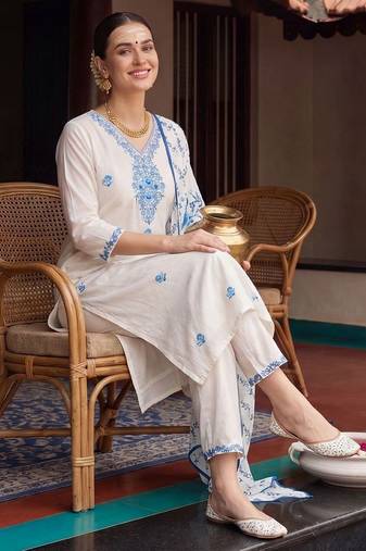 women floral embroidered regular thread work cotton kurta with trousers & with dupatta