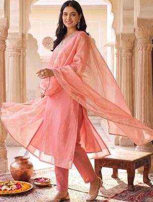 women ethnic motifs embroidered regular kurta with trousers & with dupatta 6