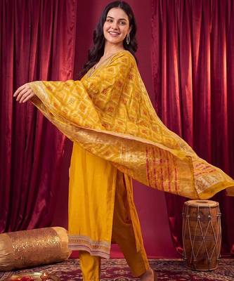 women ethnic motifs regular kurta with trousers & with dupatta 5