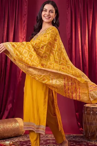 women ethnic motifs regular kurta with trousers & with dupatta