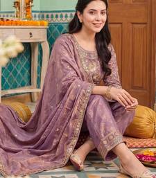 women ethnic motifs regular kurta with trousers & with dupatta