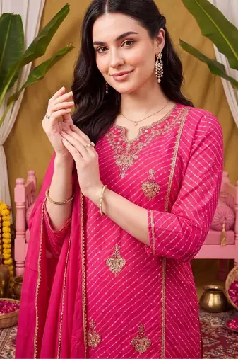 women leheriya printed regular kurta with trousers & with dupatta