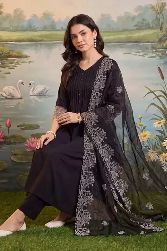 women ethnic motifs regular thread work kurta with trousers & with dupatta