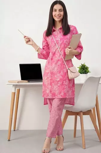women floral printed regular cotton kurta with trousers