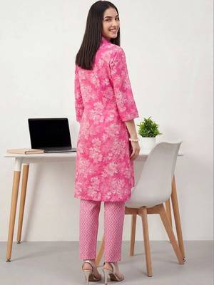 women floral printed regular cotton kurta with trousers 6