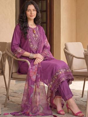 women ethnic motifs embroidered regular thread work kurta with trousers & with dupatta 3