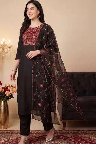 women ethnic motifs embroidered regular thread work kurta with trousers & with dupatta