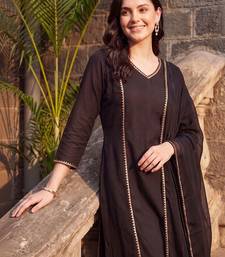 women regular cotton kurta with trousers & with dupatta