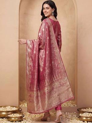 women ethnic motifs regular kurta with trousers & with dupatta 4