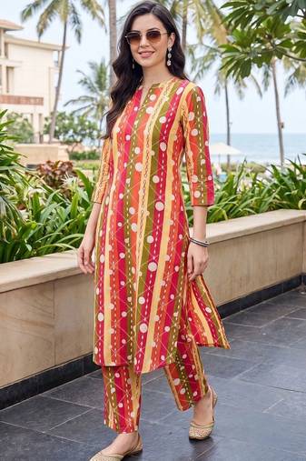 women printed regular cotton kurta with palazzos