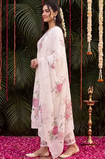 women floral embroidered regular thread work kurta with trousers & with dupatta