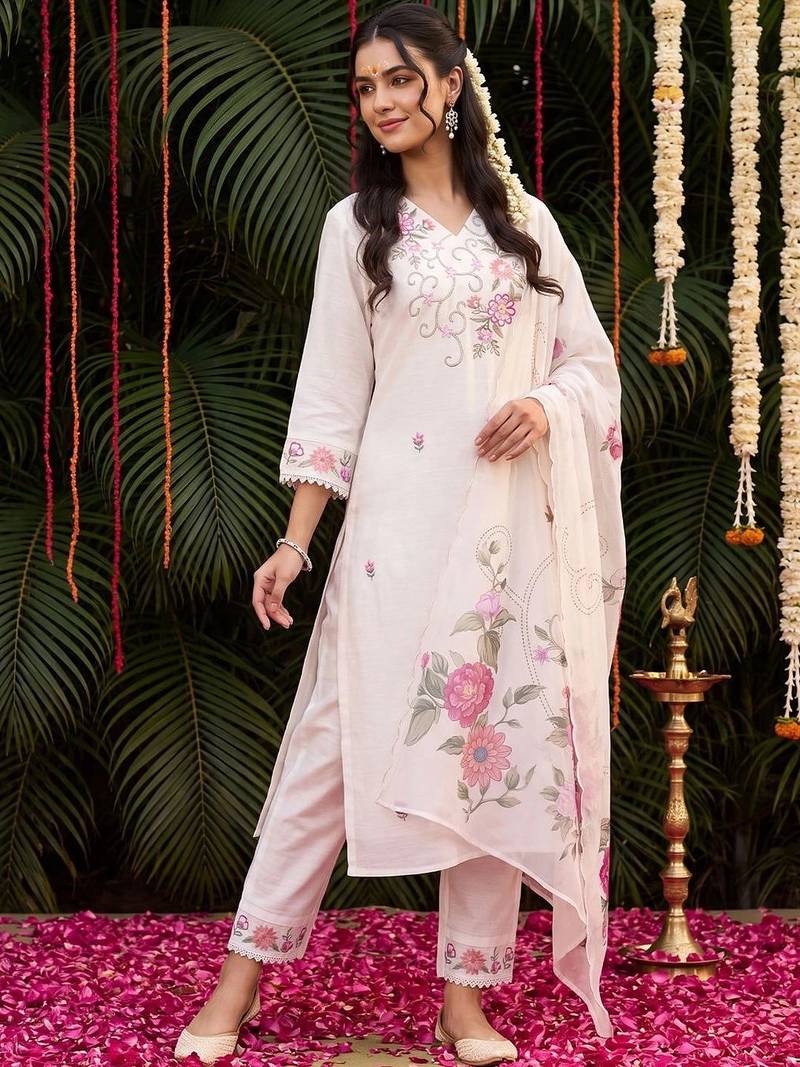 women floral embroidered regular thread work kurta with trousers & with dupatta